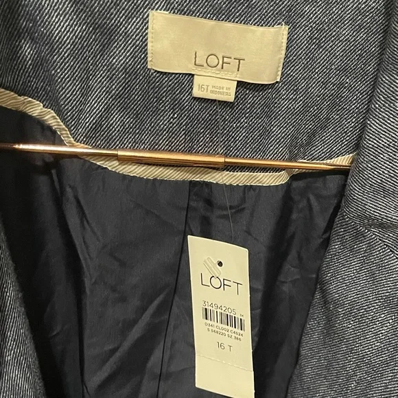 Loft. Boyfriend Blazer. NWT. - Picture 5 of 5